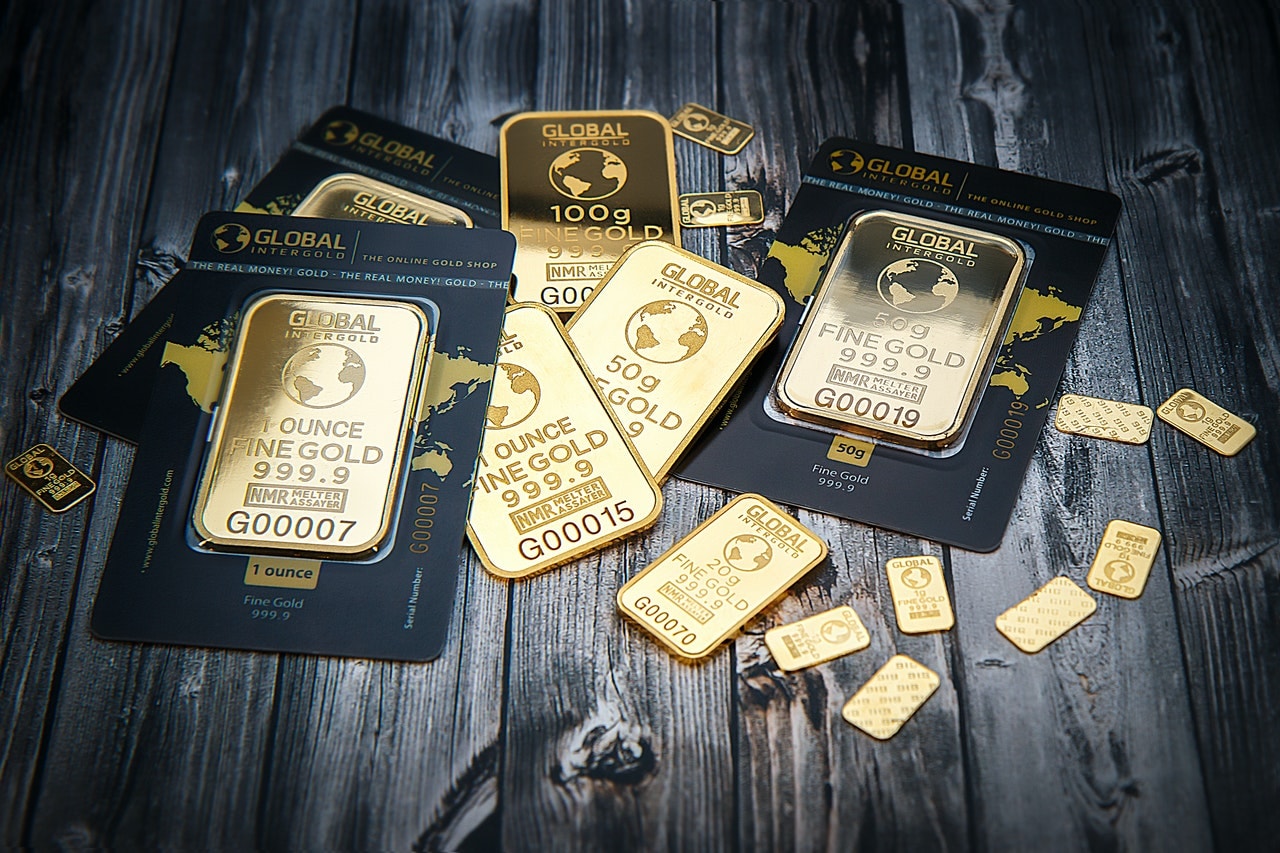 Gold holds above 1,800 and signals for another run
